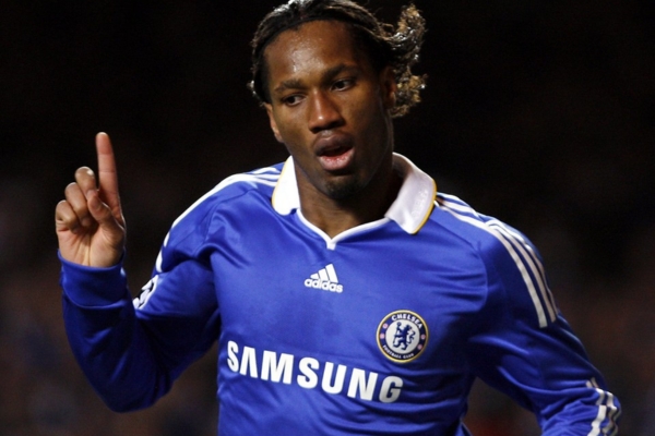 Camisa Retr&ocirc; Titular do Chelsea 2008/09 em azul, branca e amarela. Reviva a hist&oacute;ria com este &iacute;cone Adidas. Desconto exclusivo na primeira compra e frete gr&aacute;tis para todo o Brasil.